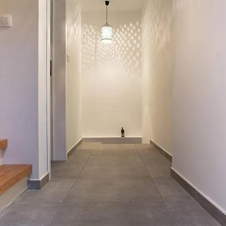Maison 3 Proximite Aeroport Et Grand Axes Holiday home Charleroi